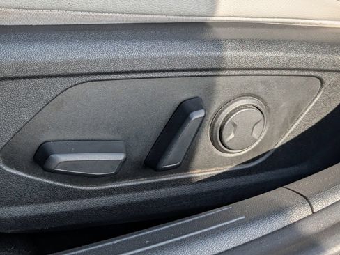 Used 2024 Hyundai Elantra Limited FWD image 19