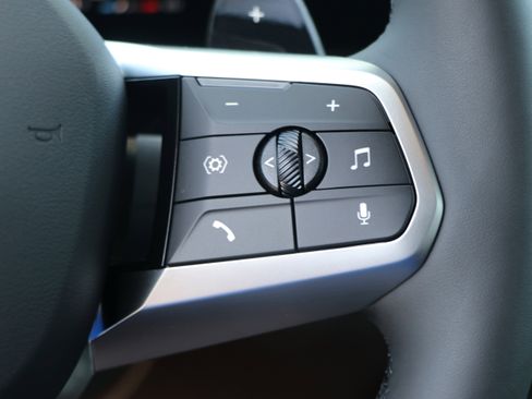 Certified 2025 BMW X1 xDrive28i w/ Technology Package image 19