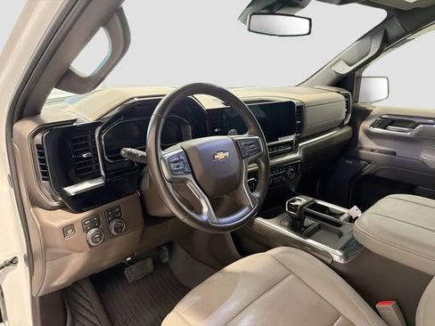 Used 2024 Chevrolet Silverado 1500 LTZ AWD/4WD image 9