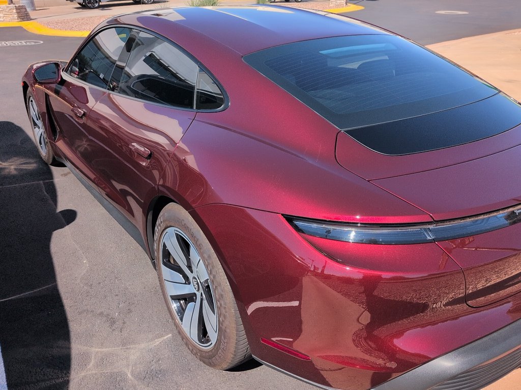 Used 2022 Porsche Taycan RWD image 7