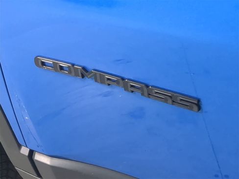 Used 2018 Jeep Compass Latitude w/ Popular Equipment Group image 12