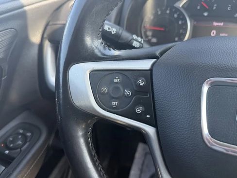 Used 2022 GMC Terrain SLT image 16