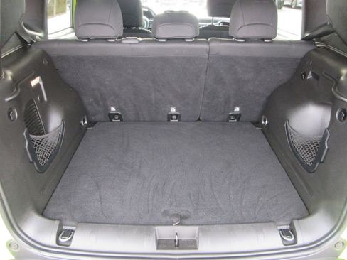 Used 2018 Jeep Renegade Altitude image 10