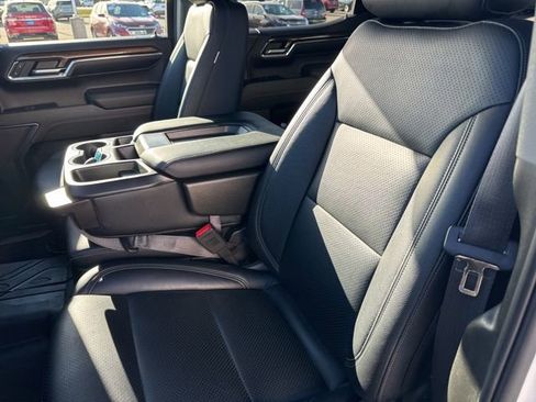 Used 2024 Chevrolet Silverado 1500 LT image 23