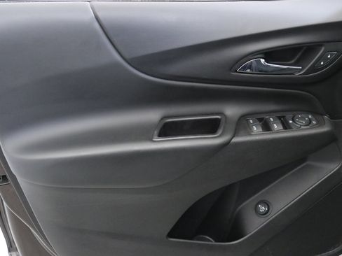 Used 2020 Chevrolet Equinox LT image 22