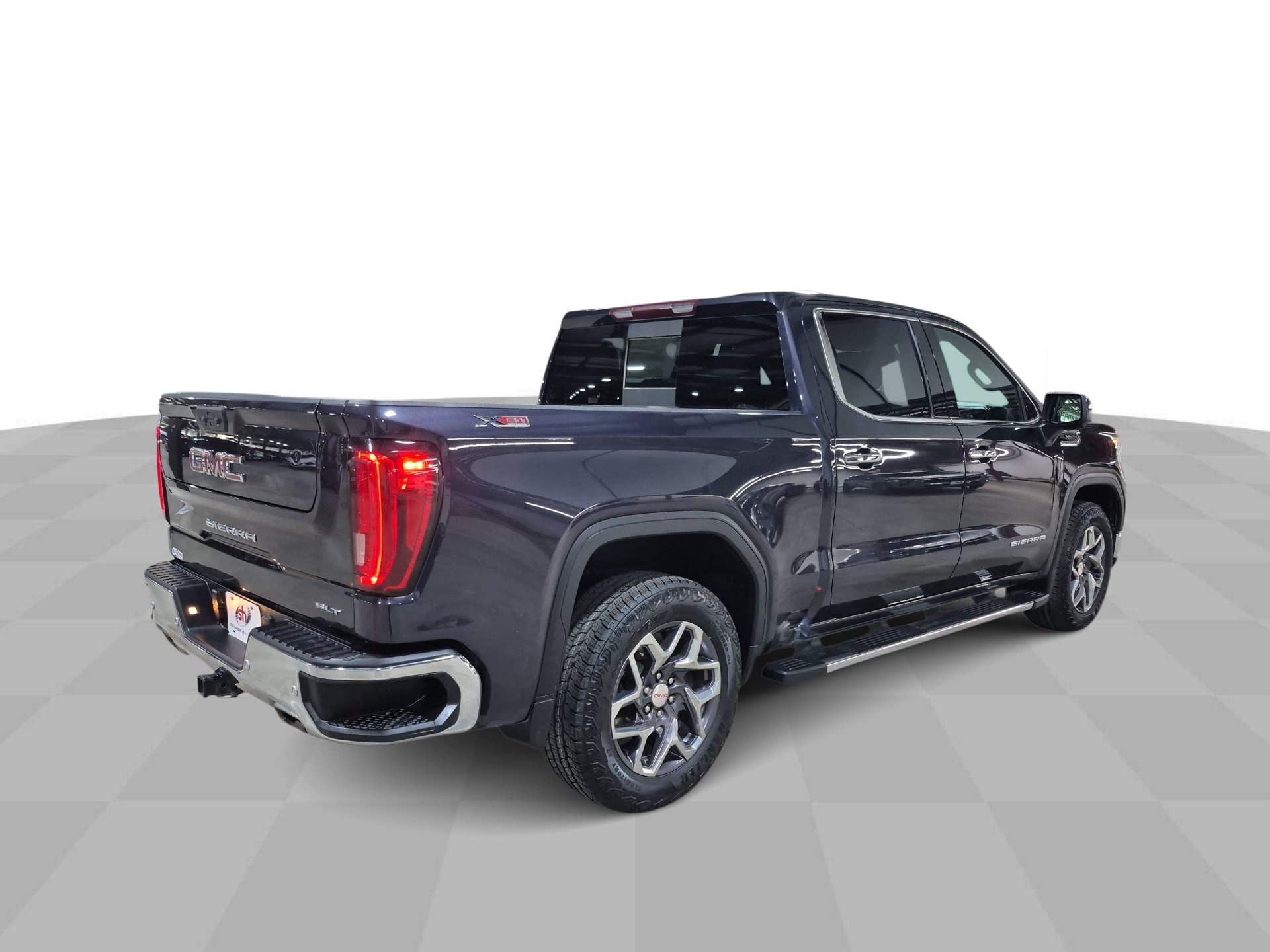Used 2025 GMC Sierra 1500 SLT w/ SLT Premium Plus Package AWD/4WD image 9