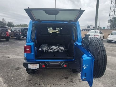 New 2026 Jeep Wrangler Unlimited Sahara AWD/4WD image 18