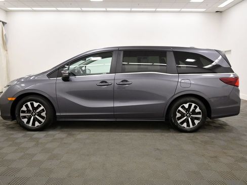 Certified 2025 Honda Odyssey EX-L image 4