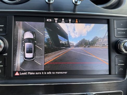 Used 2019 Bentley Bentayga image 53