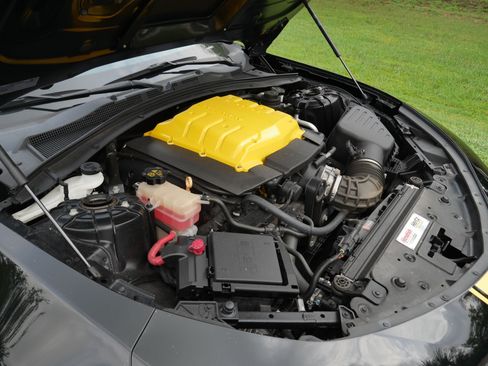 Used 2020 Chevrolet Camaro ZL1 RWD image 81