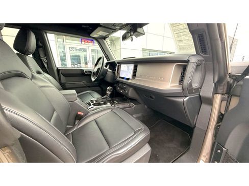 Used 2025 Ford Bronco Outer Banks image 11