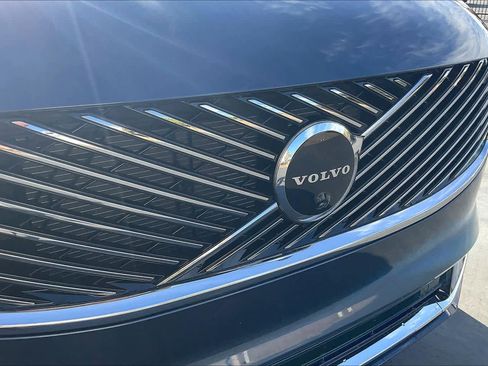 New 2026 Volvo XC90 B6 Plus w/ Protection Package Premier image 34