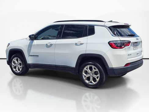 Used 2024 Jeep Compass Latitude AWD/4WD image 12