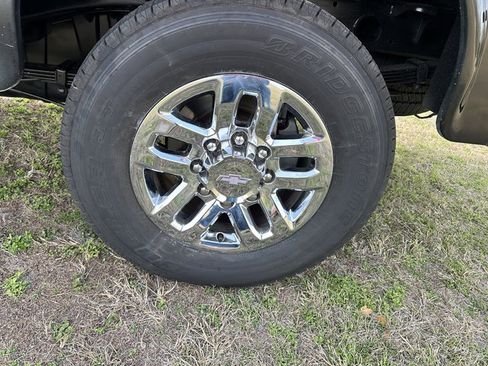 Used 2018 Chevrolet Silverado 2500 LTZ w/ Custom Sport Edition image 18