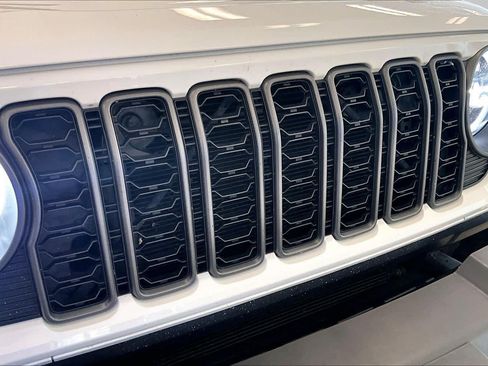 Used 2025 Jeep Wrangler Unlimited Rubicon AWD/4WD image 28