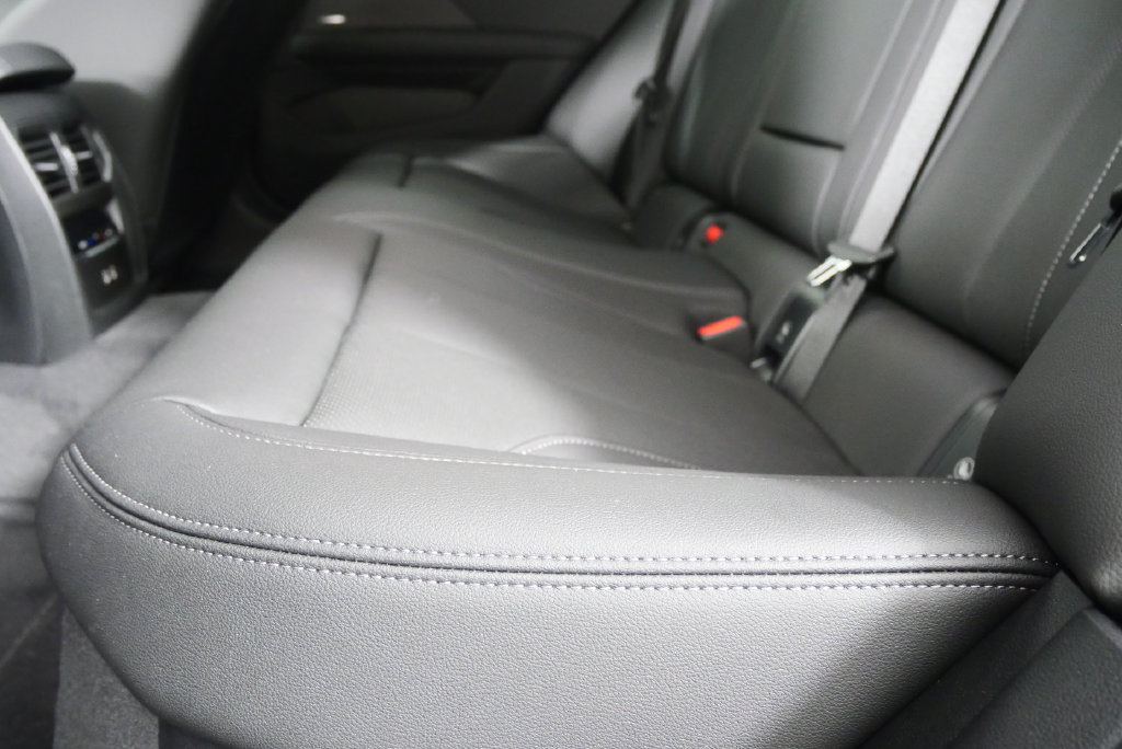 Used 2026 BMW i4 eDrive40 w/ Premium Package RWD image 15
