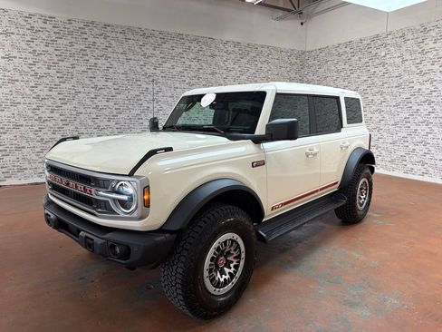 Used 2026 Ford Bronco Outer Banks w/ Sasquatch Package AWD/4WD image 3