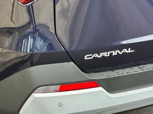 New 2026 Kia Carnival EX FWD image 7