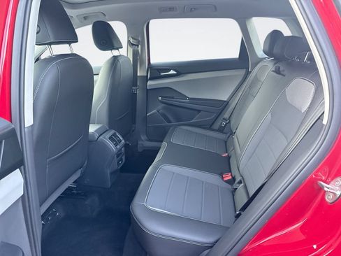 Used 2023 Volkswagen Taos SE w/ Panoramic Sunroof Package FWD image 25