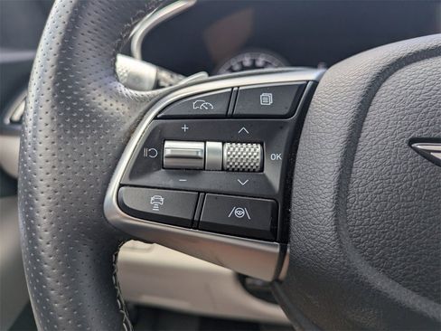 Used 2025 Genesis G70 2.5T image 28
