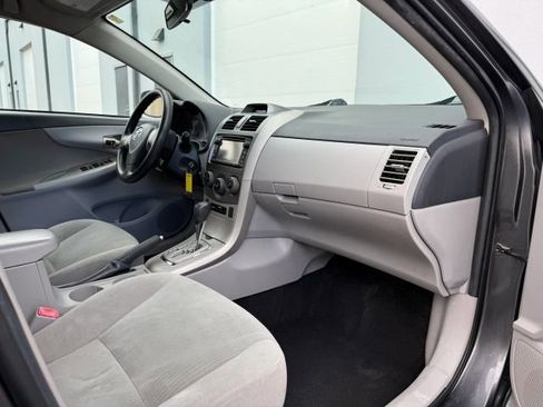 Used 2013 Toyota Corolla image 20