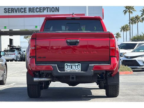 Used 2026 Toyota Tacoma TRD Off-Road w/ TRD Off Road Upgrade Package AWD/4WD image 5