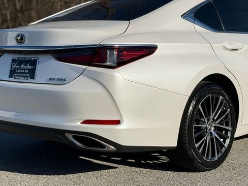 Certified 2023 Lexus ES 350 w/ Premium Package image 14