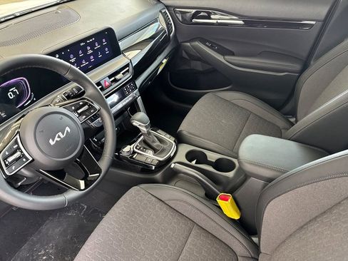 New 2026 Kia Seltos S FWD image 10