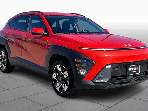 Used 2024 Hyundai Kona SEL image 2