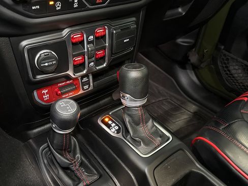 Used 2021 Jeep Wrangler Unlimited Rubicon AWD/4WD image 19