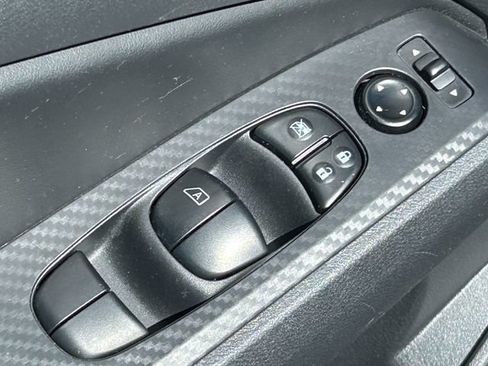 Used 2024 Nissan Altima 2.5 SV FWD image 28