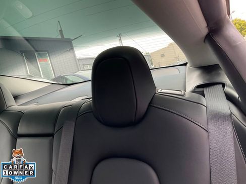 Used 2022 Tesla Model 3 Long Range AWD/4WD image 28
