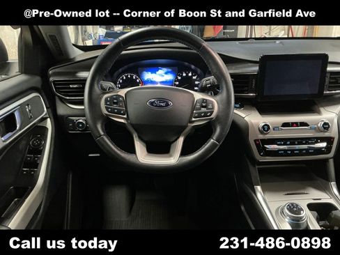 Used 2021 Ford Explorer XLT w/ Equipment Group 202A AWD/4WD image 17