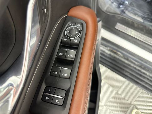 Used 2023 GMC Yukon XL Denali Ultimate image 21