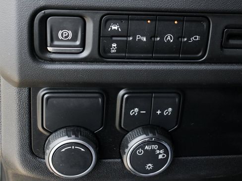 Used 2021 Chevrolet Suburban LS w/ Driver Alert Package image 19