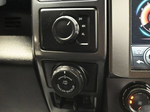 Used 2019 Ford F150 XLT w/ Equipment Group 302A Luxury AWD/4WD image 21