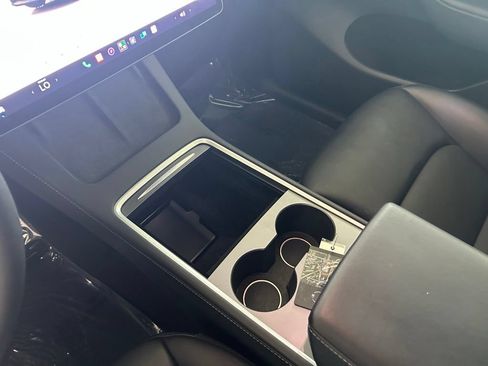 Used 2024 Tesla Model Y Long Range RWD image 44