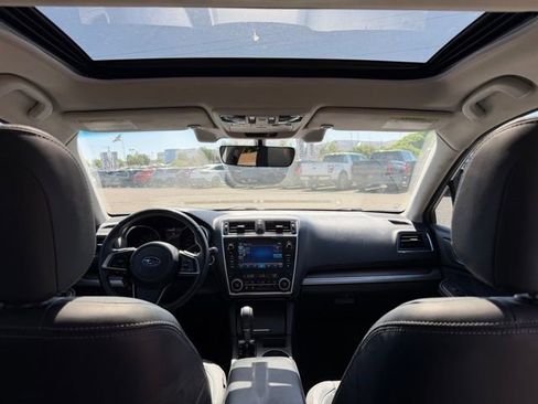 Used 2018 Subaru Outback 3.6R Limited AWD/4WD image 11