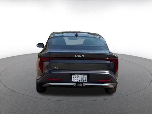 Used 2025 Kia K4 LXS image 12