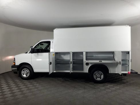New 2026 Chevrolet Express 3500 w/ Power Convenience Package RWD image 7