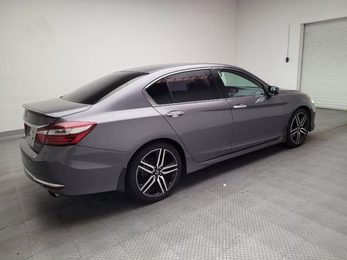 Used 2017 Honda Accord Sport image 10