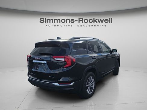 Used 2024 GMC Terrain SLT image 5