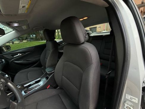 Used 2020 Chevrolet Malibu LT FWD image 27