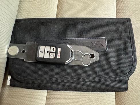 Used 2017 Honda Accord EX image 25