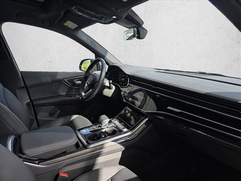 Used 2025 Audi Q7 3.0T Premium Plus w/ Premium Plus Package image 9