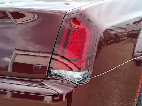 Used 2021 Chrysler 300 S RWD image 9