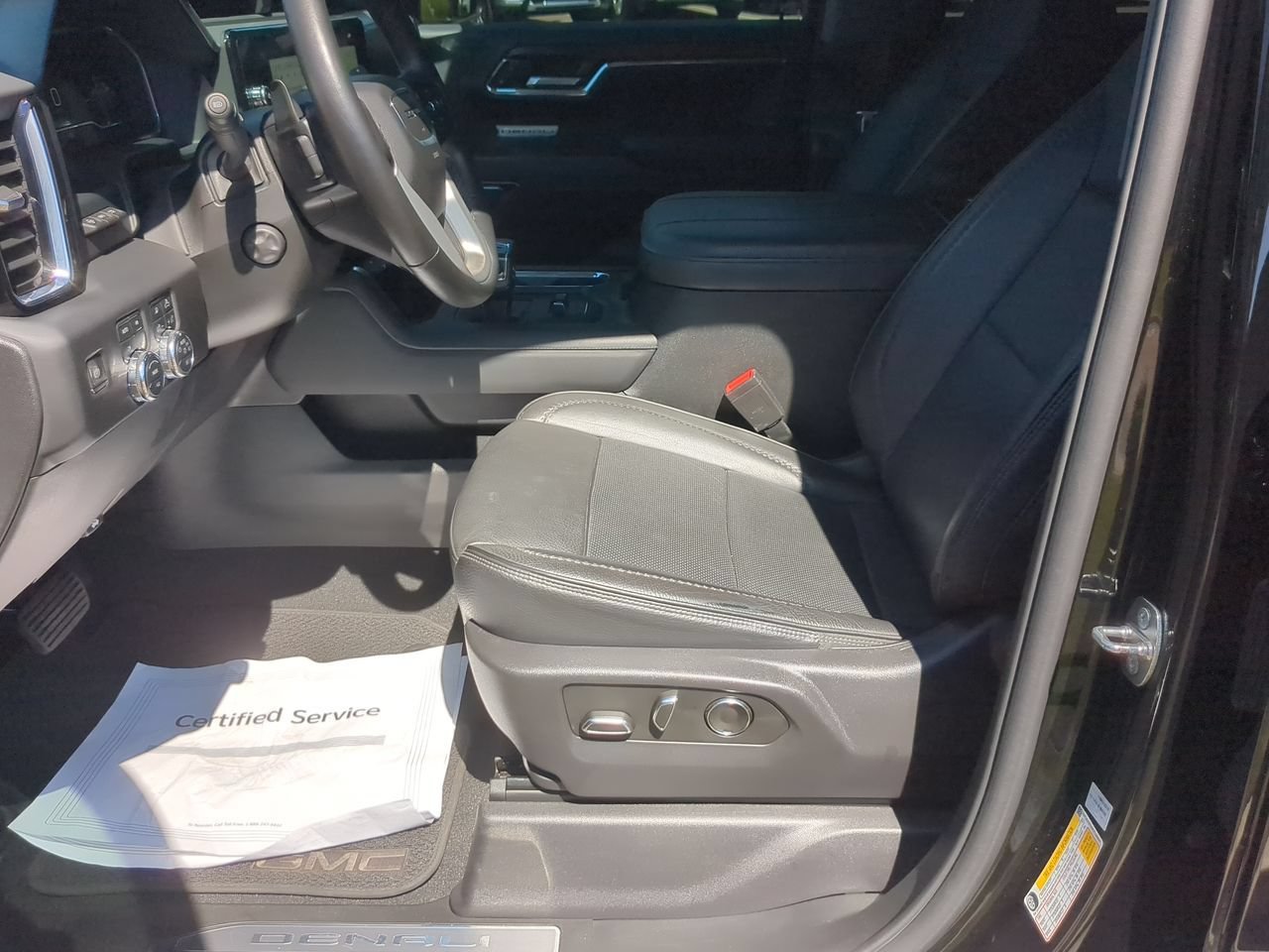 Used 2024 GMC Sierra 1500 Denali w/ Denali Reserve Package AWD/4WD image 20