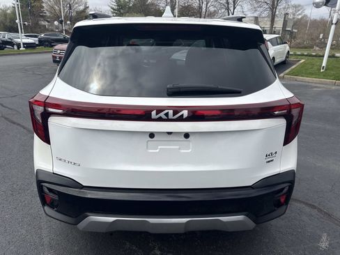 Used 2024 Kia Seltos EX AWD/4WD image 4