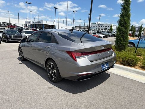 Certified 2023 Hyundai Elantra Limited w/ Cargo Package FWD image 5