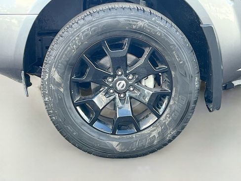 Used 2020 Nissan Frontier SV w/ Midnight Edition Floor Mats RWD image 29